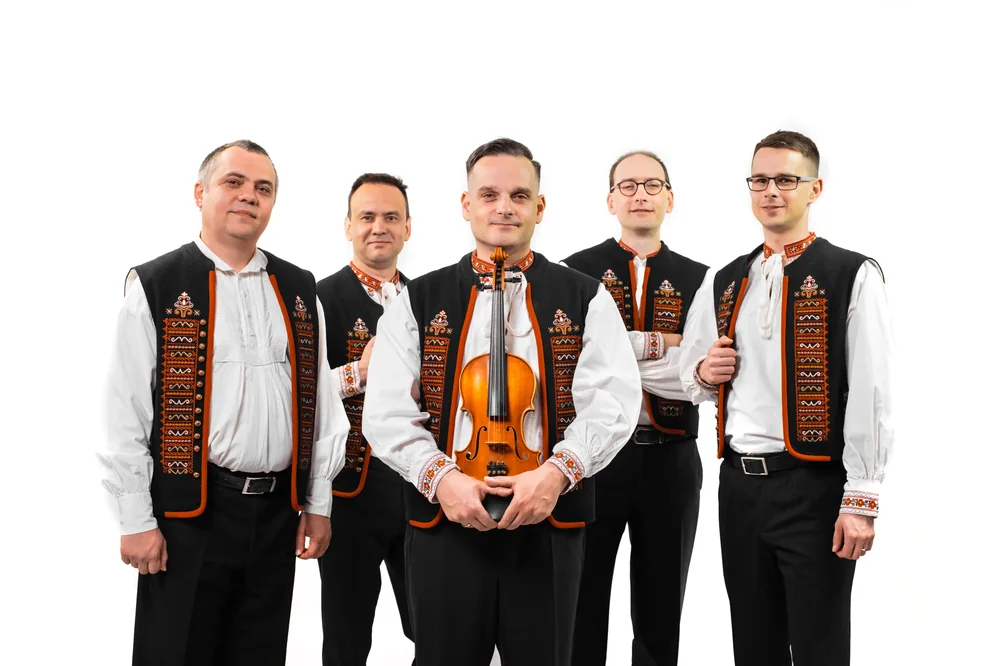 Detail kapely Ľudová hudba Andreja Záhorca